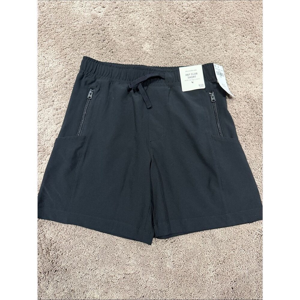 Abercrombie kids club short size 9/10 NWT